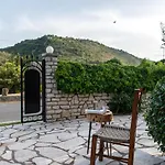 Casa Cisterna * Loutses