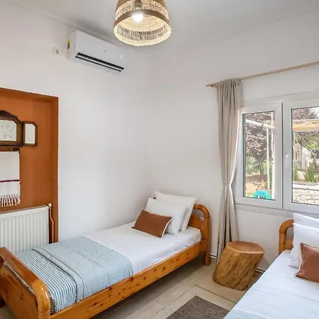 Casa Cisterna بيت للعطل Loútsai